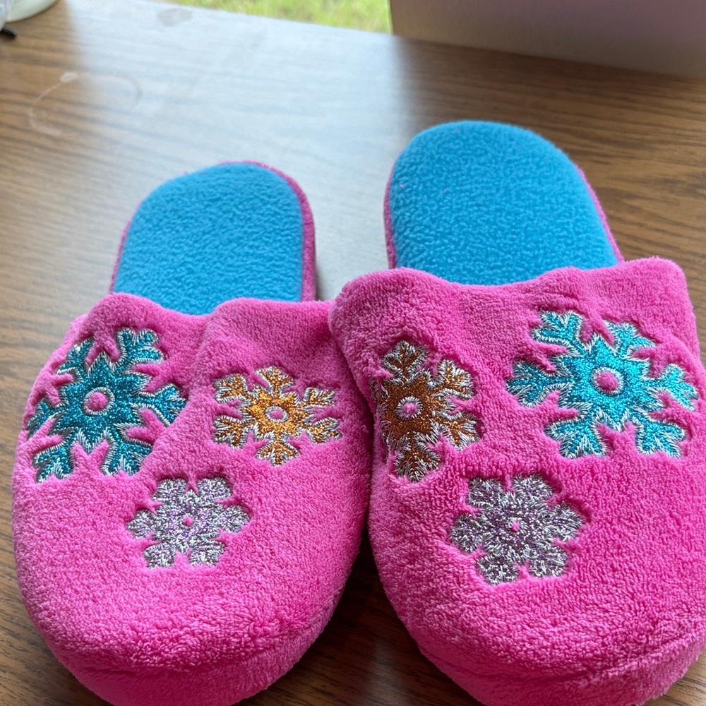 Avon Pink and Blue Women's Slippers with Snowflake Design